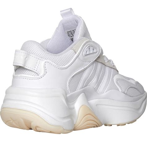 Buy Wmns Magmur Runner 'Footwear White'